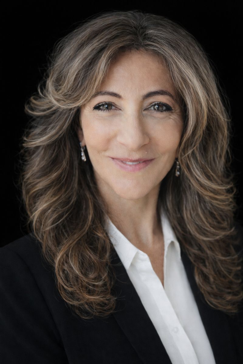 Nina Sherak headshot